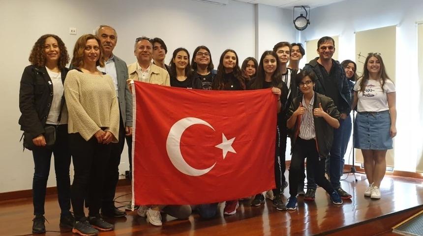 Lise &ouml;ğrencileri Avrupa k&uuml;lt&uuml;r&uuml;n&uuml; &ouml;ğrendi