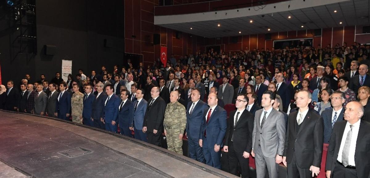 Diyarbakır&rsquo;da İstiklal Marşı&rsquo;nın kabul&uuml; ve Mehmet Akif Ersoy&rsquo;u anma etkinliği