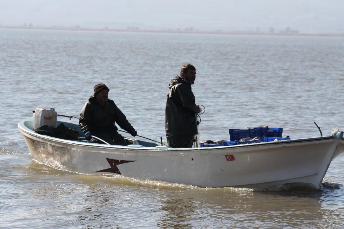 Manyas g&ouml;l&uuml;nde av yasağı başlıyor