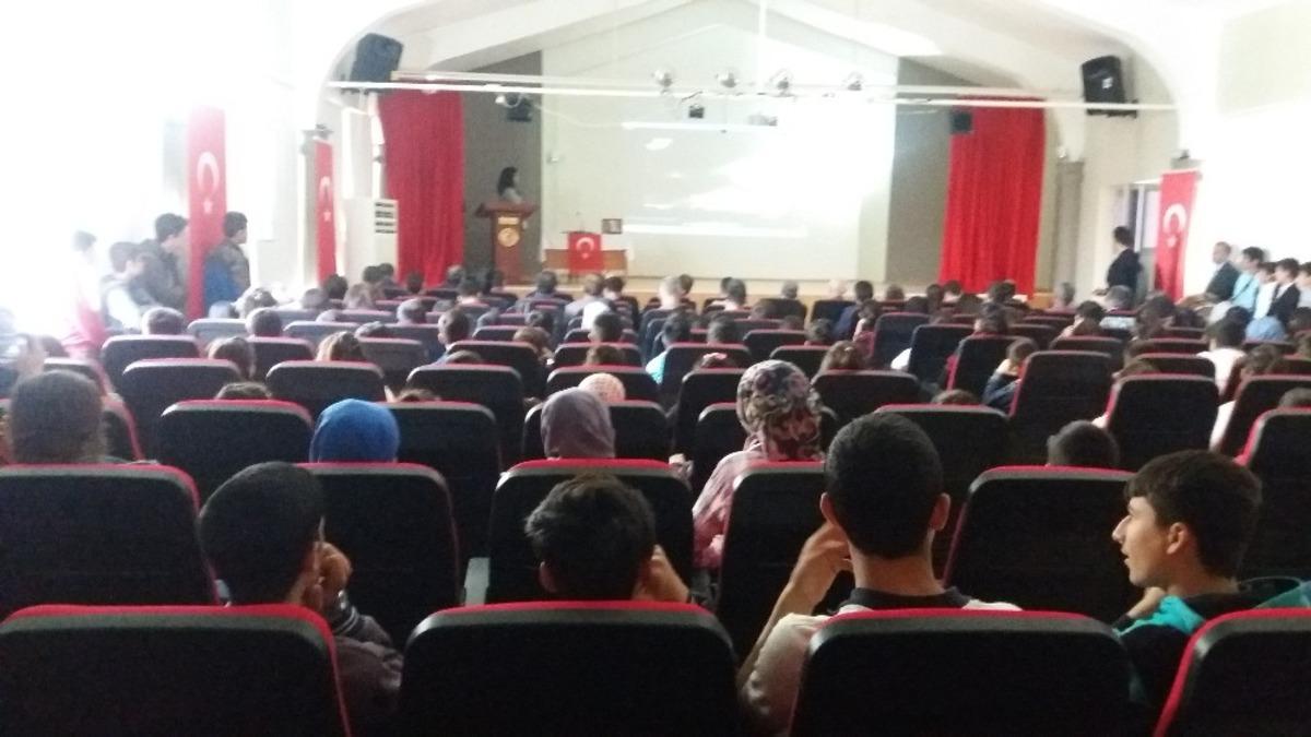 Dicle&rsquo;de İstiklal Marşı&rsquo;nın kabul&uuml; ve Mehmet Akif Ersoy&rsquo;u anma etkinlikleri