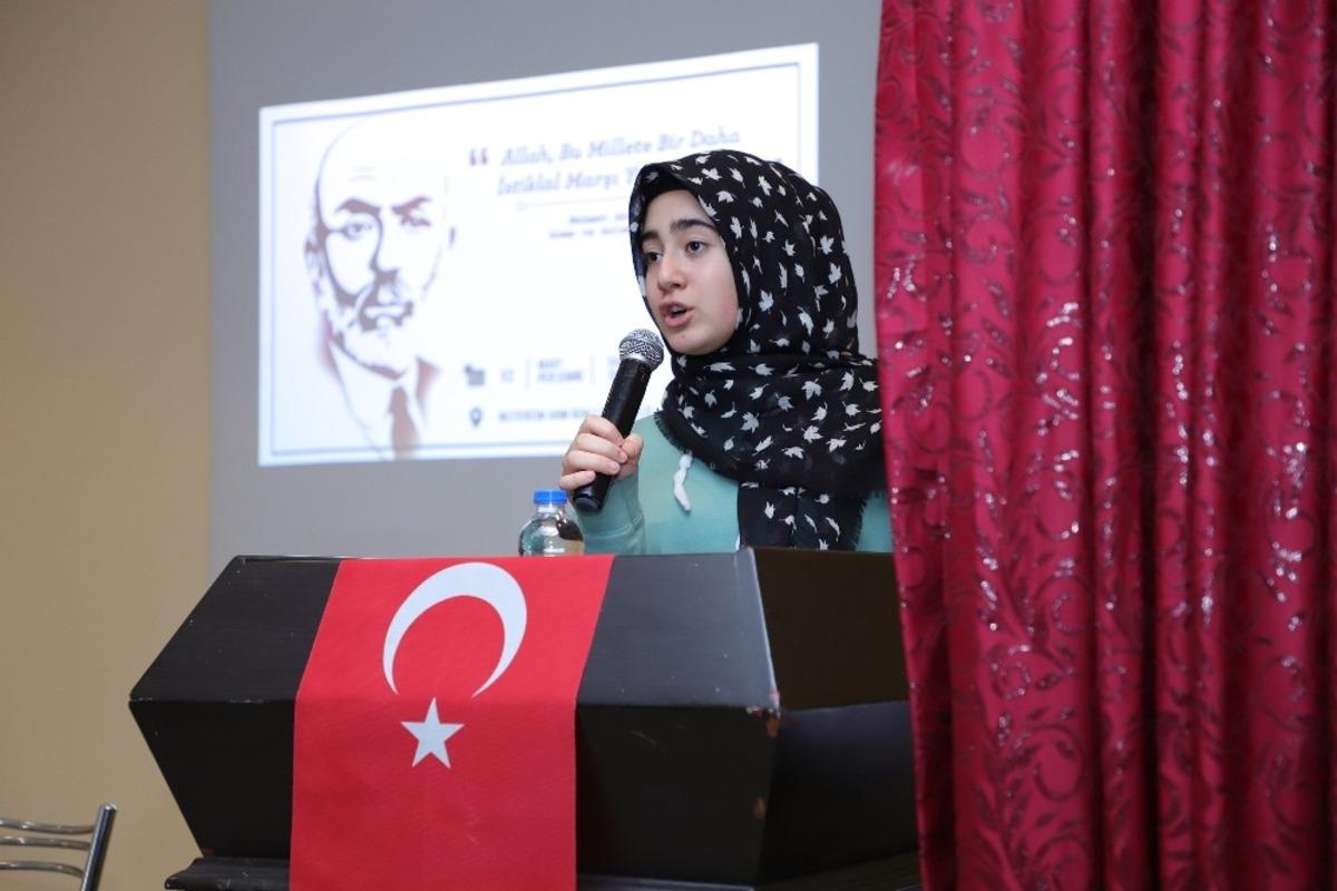 &Ouml;ğrenciler, Mehmet Akif&rsquo;i unutmadı