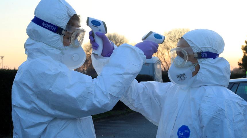 İngiltere'de yeni bir karara kadar okullar kapatıldı