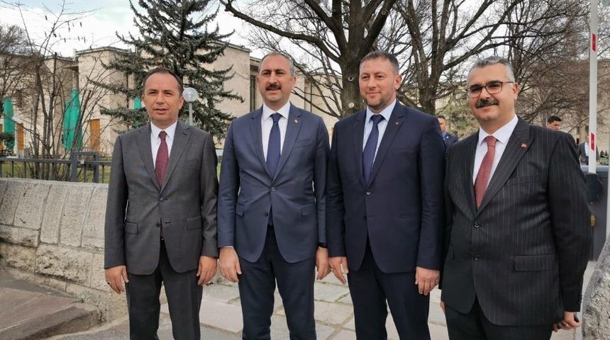 Bakan G&uuml;l&rsquo;den &Ccedil;orum talimatı