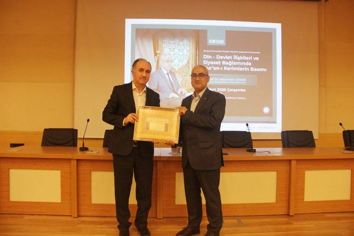 SAÜ’de ‘Kur’an-ı Kerimlerin basımı’ adlı konulu konferans gerçekleşti G3