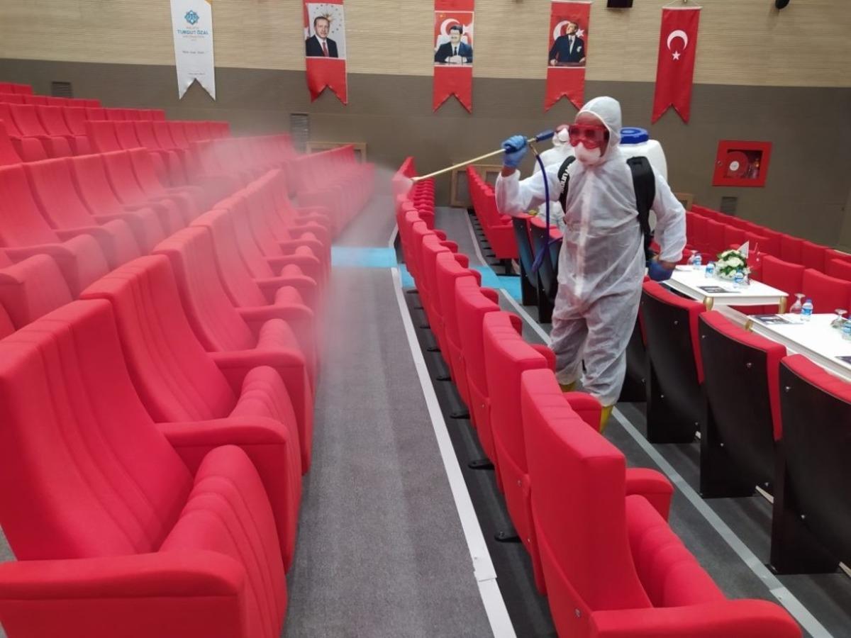 &Uuml;niversite kamp&uuml;s&uuml; Korona vir&uuml;se karşı ila&ccedil;landı