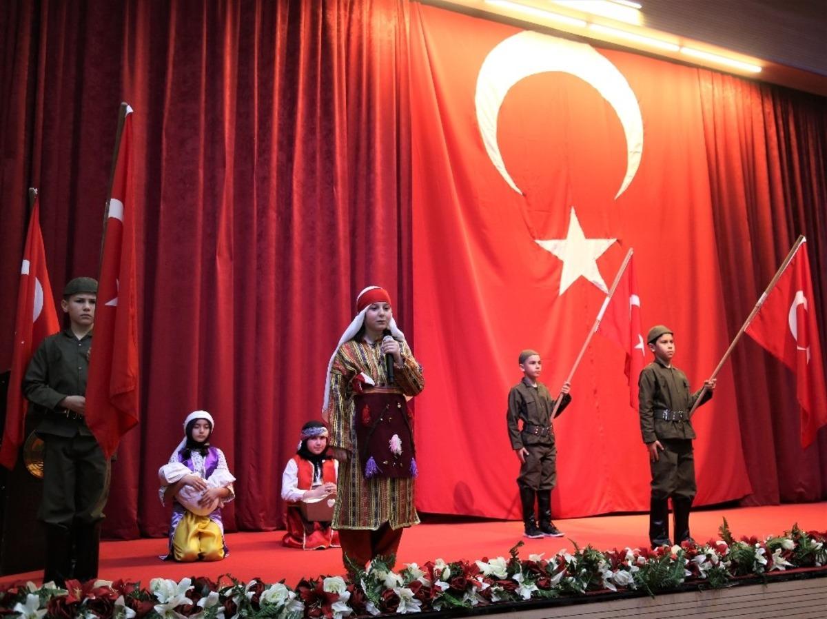 İstiklal Marşı&rsquo;nı en g&uuml;zel okumaz i&ccedil;in yarıştılar