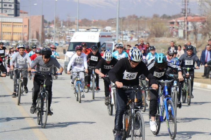 Erzincan’da bisiklet yarışmaları yapıldı G3