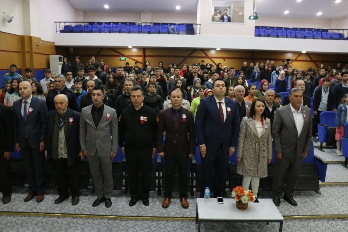 İstiklal Marşı&rsquo;nın kabul&uuml;n&uuml;n 99&rsquo;uncu yıl d&ouml;n&uuml;m&uuml; kutlandı