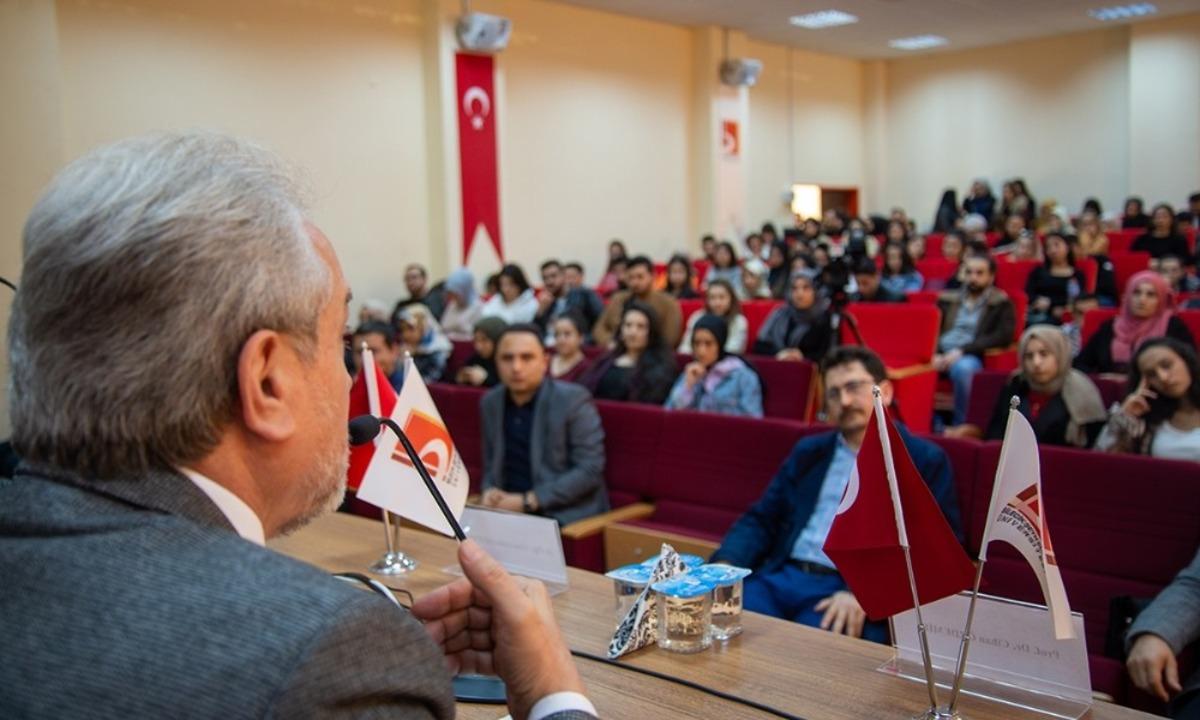 &rsquo;Hakkın Sesi Mehmet Akif Ersoy&rsquo; paneli ger&ccedil;ekleşti