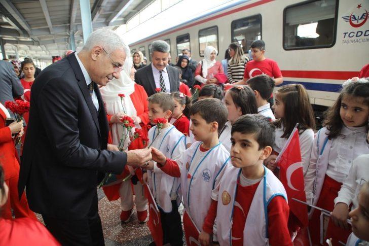 Minik öğrencilere tren yolculuğu G3