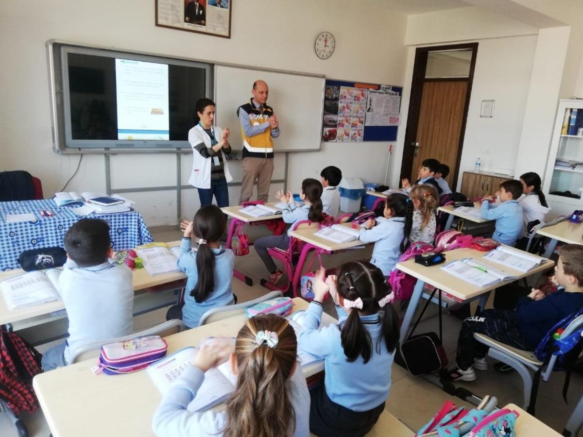 Osmaneli&rsquo;ndeki okullarda &ouml;ğrencilere korona vir&uuml;sten korunma eğitimi verildi