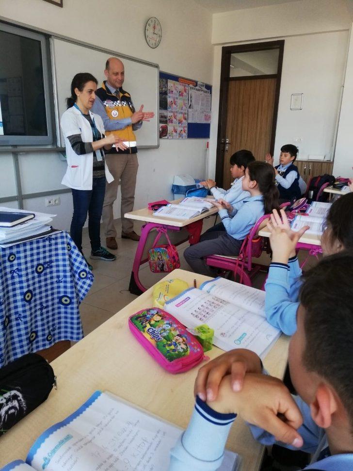 Osmaneli’ndeki okullarda öğrencilere korona virüsten korunma eğitimi verildi G4