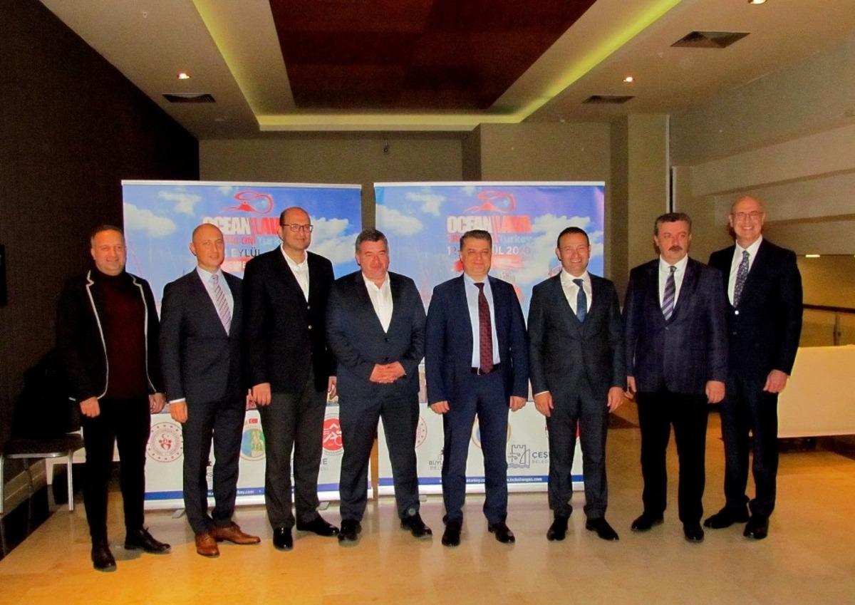 &Ccedil;eşme&rsquo;de triatlon heyecanı