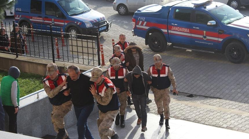 Kasa hırsızları jandarmaya yakalandı