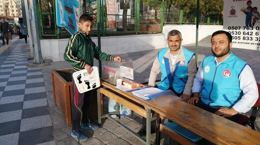 Baskülden kazandığı parayı İdlib’e gönderiyor