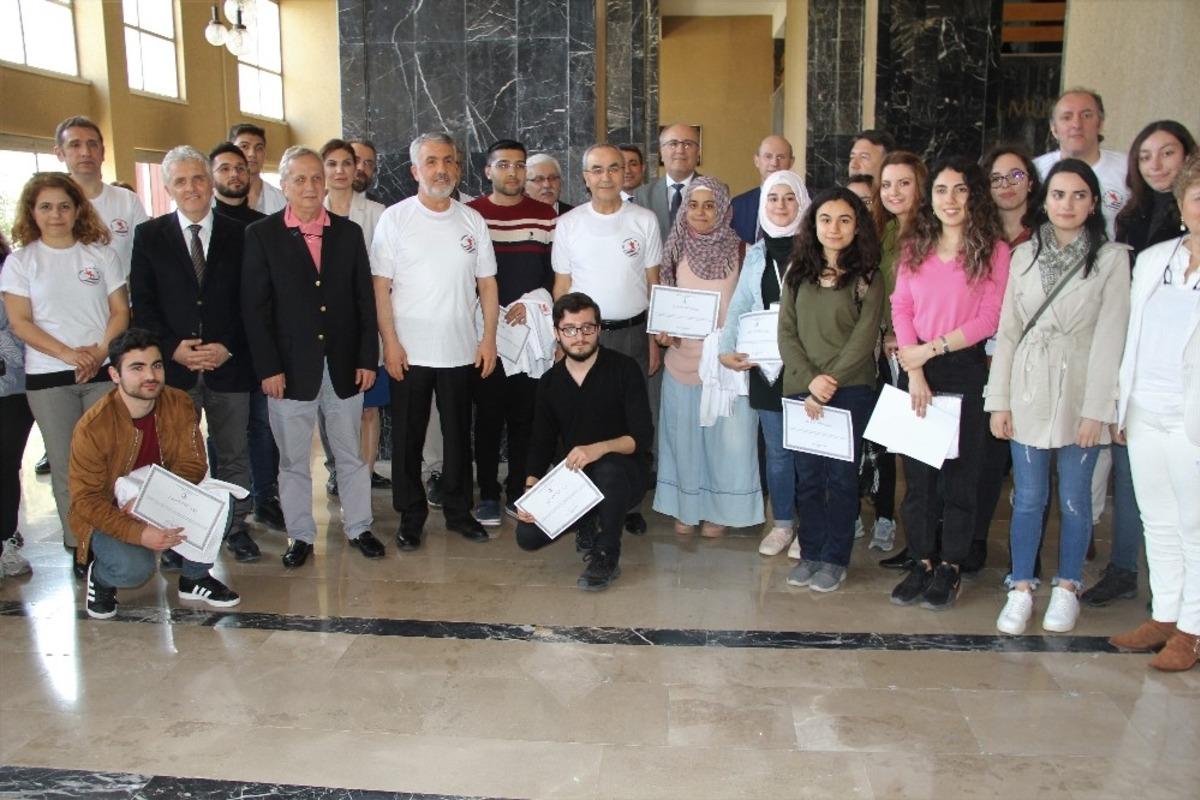 Tıp &ouml;ğrencileri profesyonelliğe ilk adımı attı