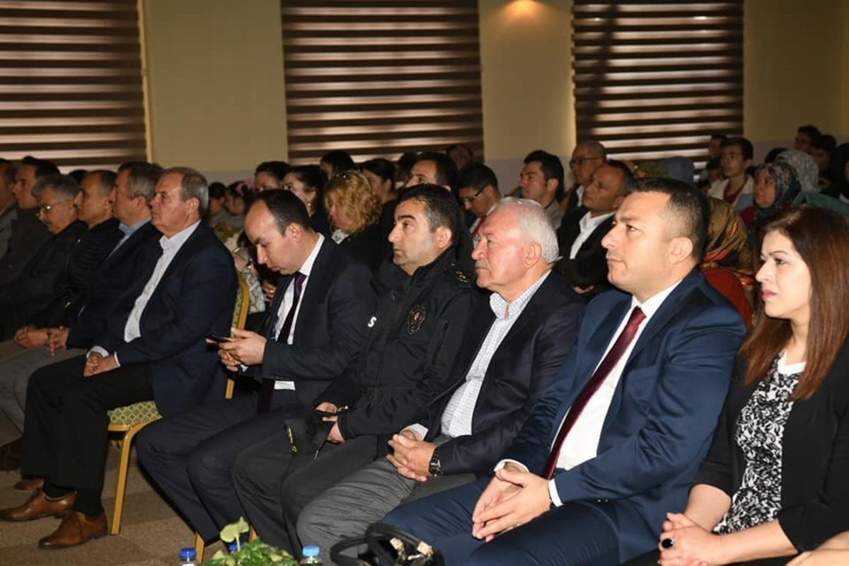 Lapseki&rsquo;de İstiklal Marşı&rsquo;nın kabul&uuml;n&uuml;n 99. yıl d&ouml;n&uuml;m&uuml; kutlandı