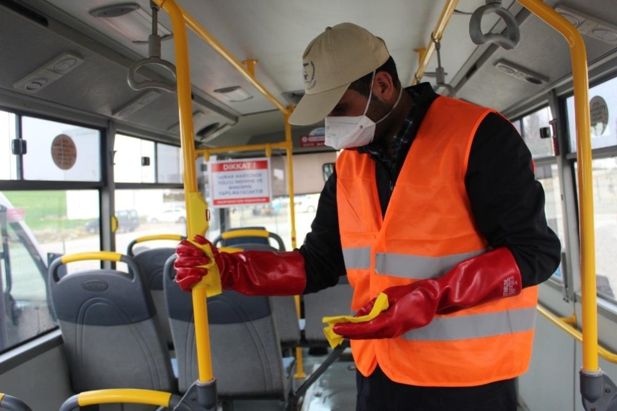 Kahta&rsquo;da toplu kullanım alanları dezenfekte ediliyor