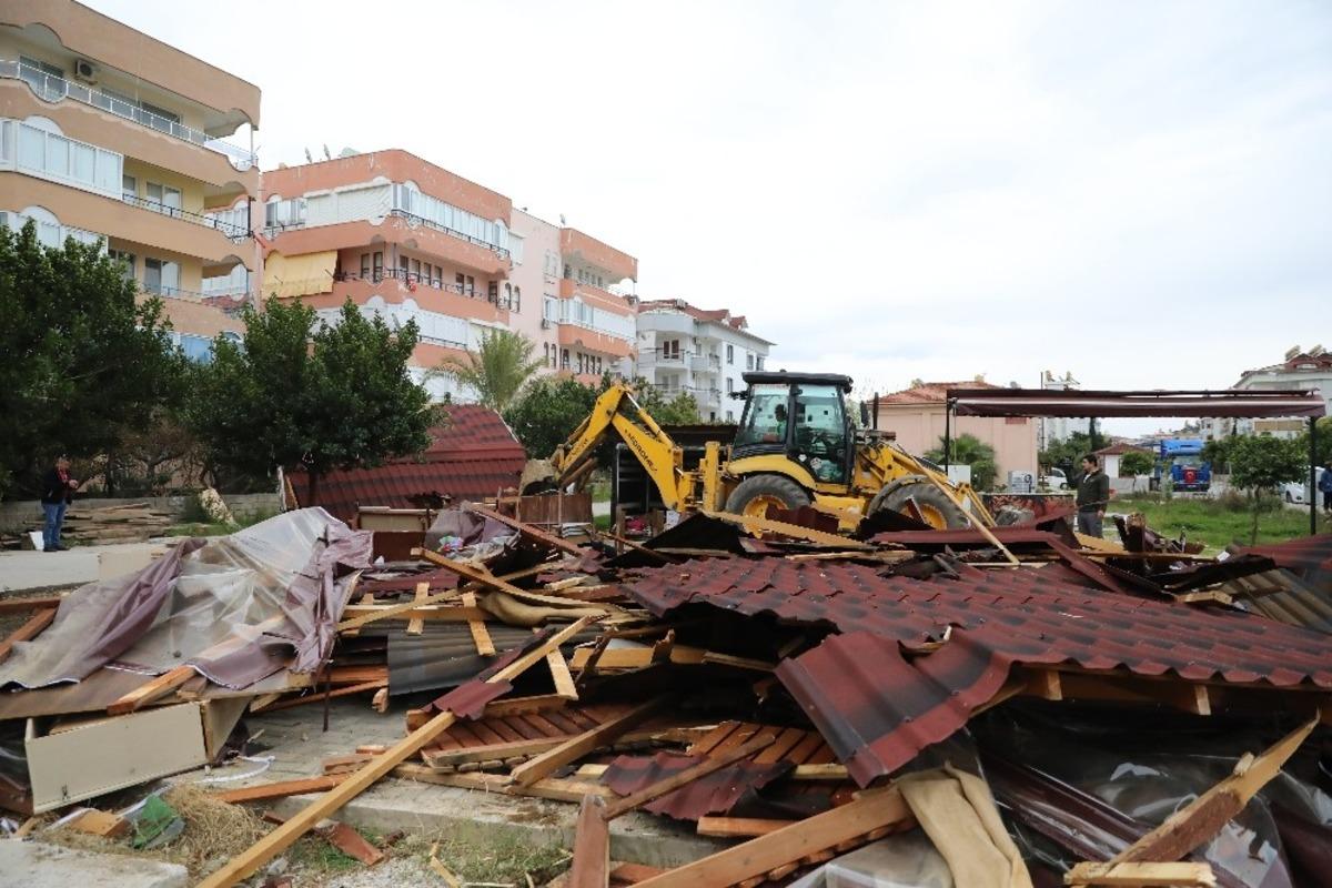 Alanya Belediyesinden ka&ccedil;ak yapılarla m&uuml;cadele