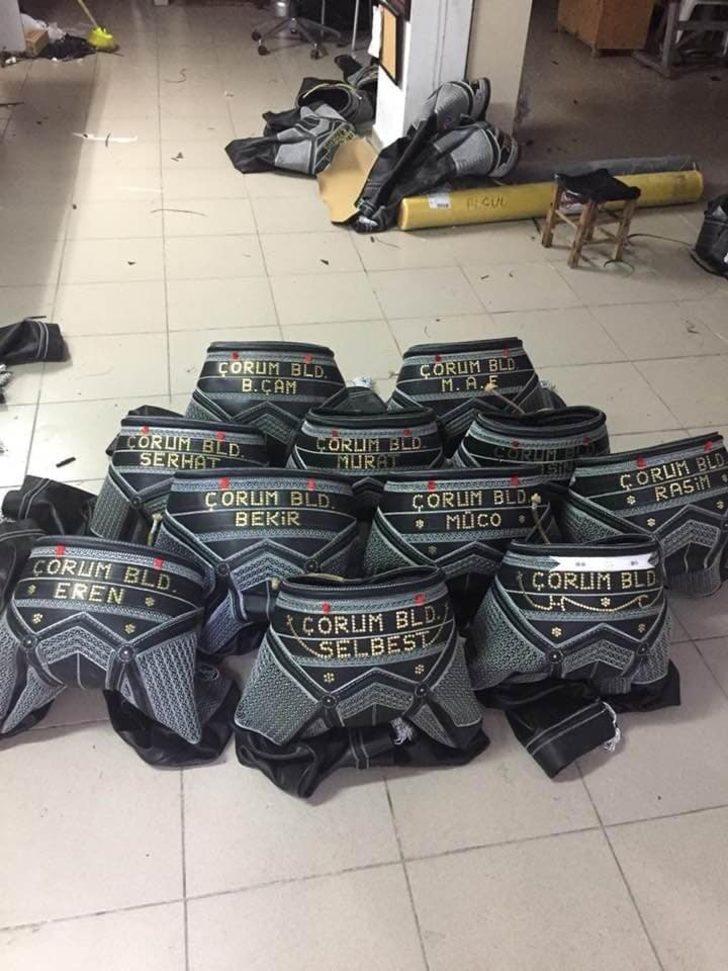 Başkan Aşgın, pehlivanlara kispet hediye etti G4