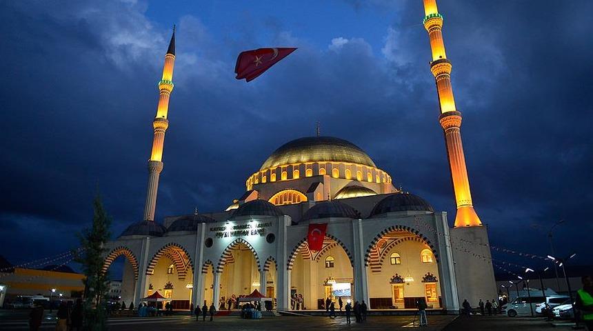 Diyanet İşleri Başkanlığı a&ccedil;ıkladı! Cuma hutbesinde koronavir&uuml;s vurgusu