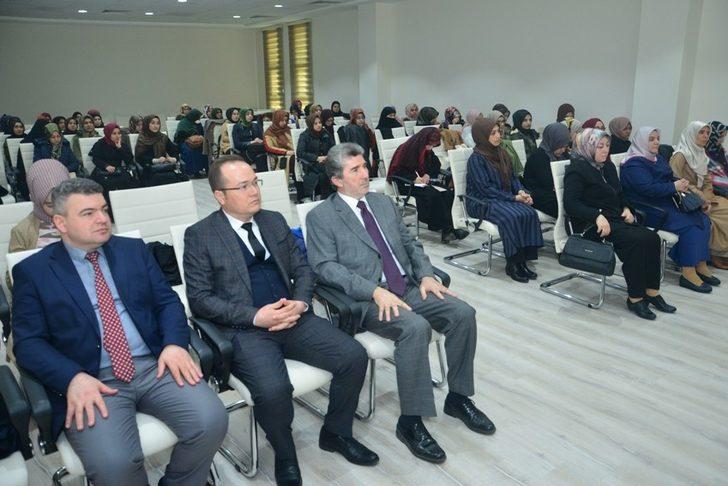 Gültekin: "Geleneklerden kaynaklı kadının toplumda ikinci sınıf vatandaş olarak görülmesi dinen uygun değil" G3