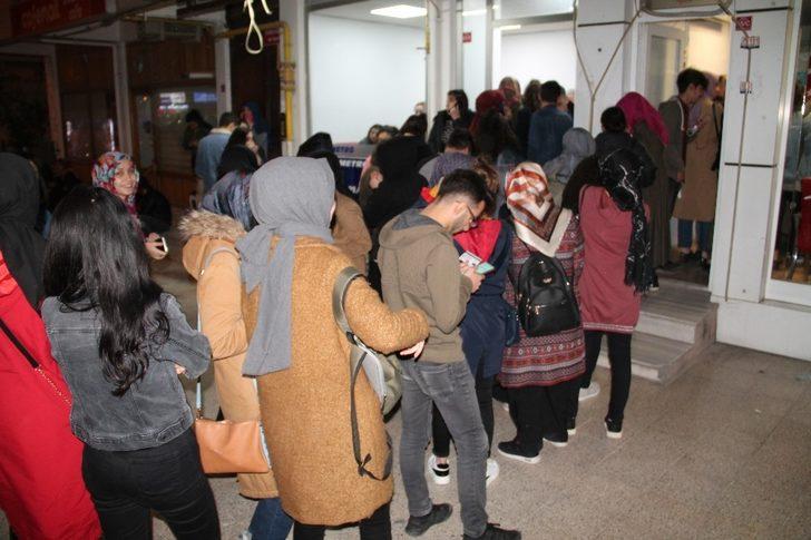 Amasya’da otobüs yazıhanelerinde bilet kuyruğu G3