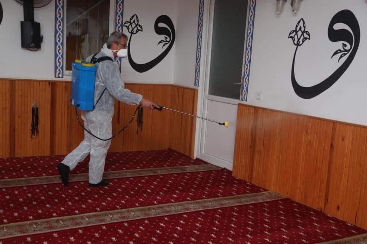 Bandırma&rsquo;da camilere korona vir&uuml;s &ouml;nlemi