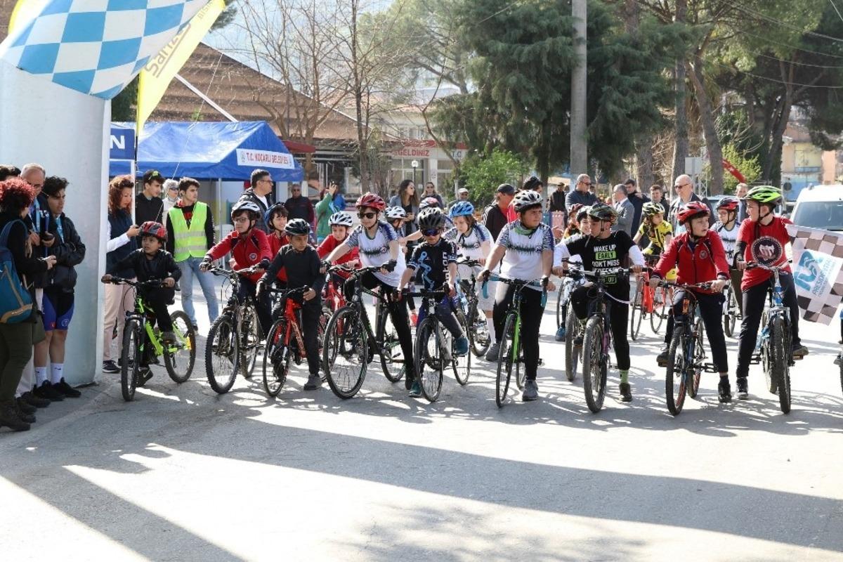 Pedalları Ko&ccedil;arlı&rsquo;da &ccedil;evirdiler