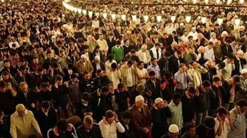 Din İşleri Y&uuml;ksek Kurulu'ndan Cuma namazı a&ccedil;ıklaması