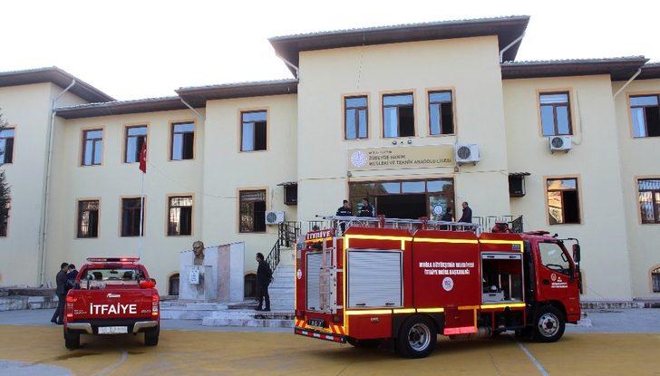 Menteşe’de lisede yangın paniği G4