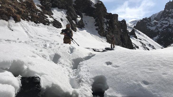 Son dakika: 3 ilde Kapan-8 'Ağrı Dağı-Çemçe-Madur' operasyonu başladı G2