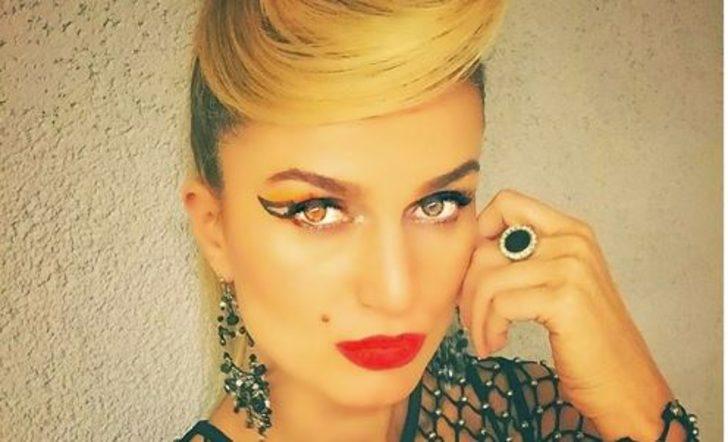 Tuğba Özay'dan seksi paylaşım!  G2