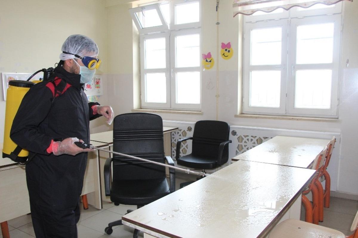 Bing&ouml;l&rsquo;de okullar dezenfekte edildi