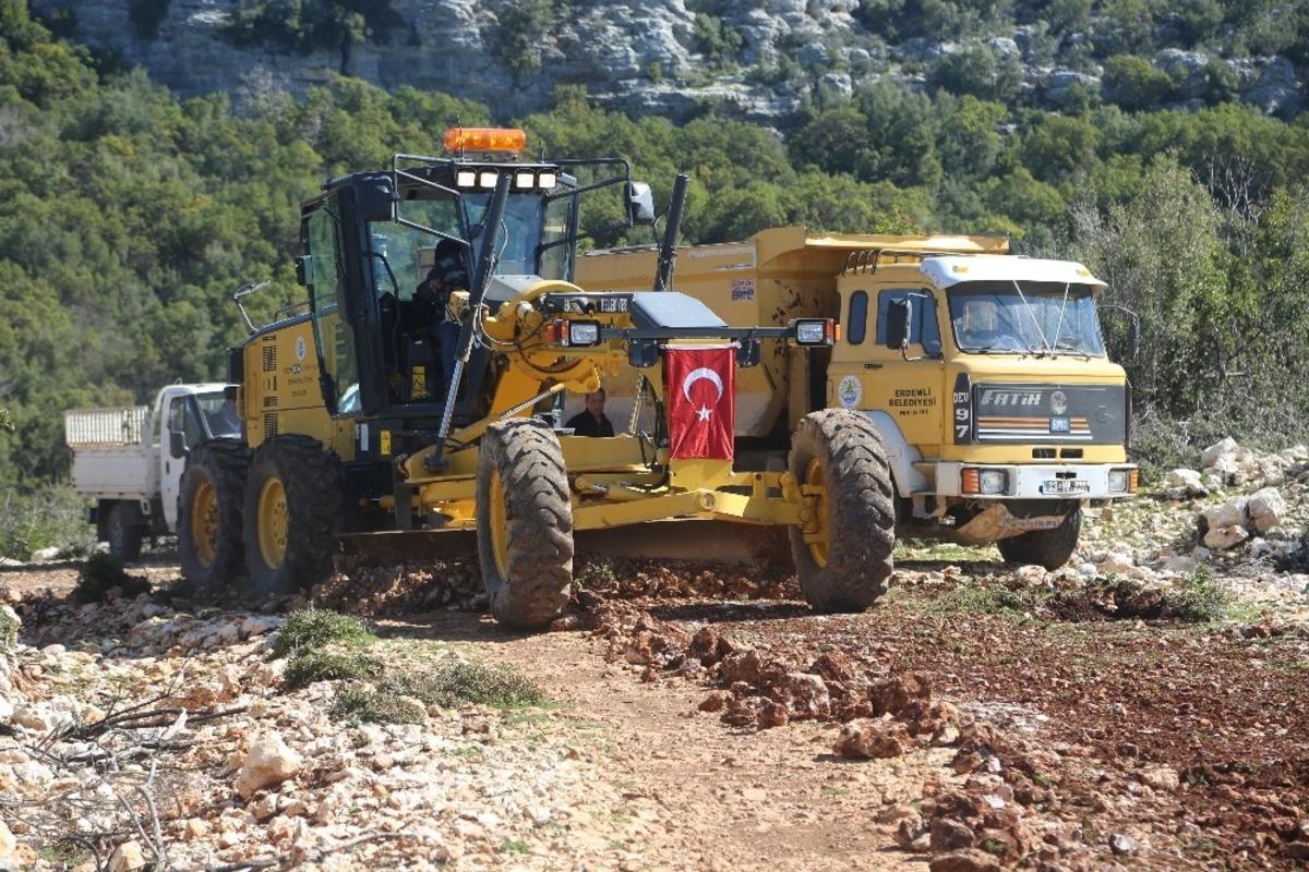 Erdemli&rsquo;de hayvancılıkla uğraşanların ulaşım sıkıntısı &ccedil;&ouml;z&uuml;ld&uuml;
