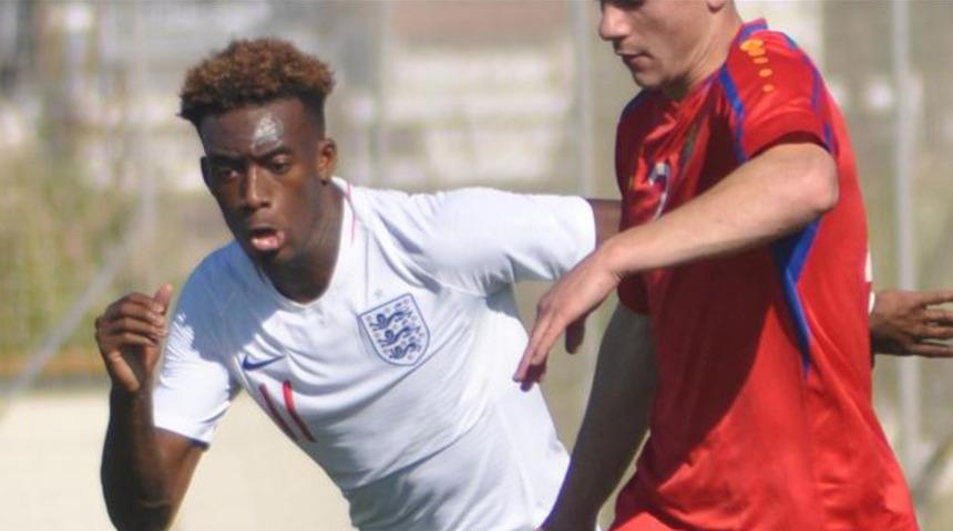 Chelsea'nin gen&ccedil; futbolcusu koronavir&uuml;se yakalandı