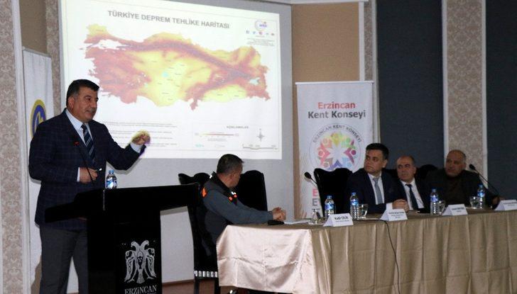 Erzincan’da “Deprem Bilinci” paneli düzenlendi G3