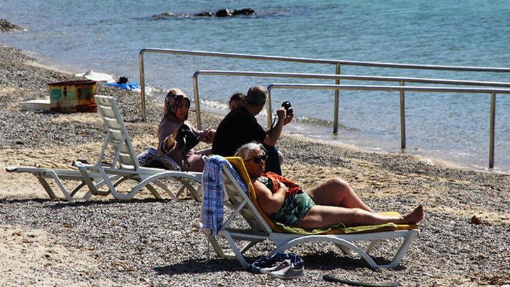 Koronavirüse aldırış etmeden denizin tadını çıkardılar! G3