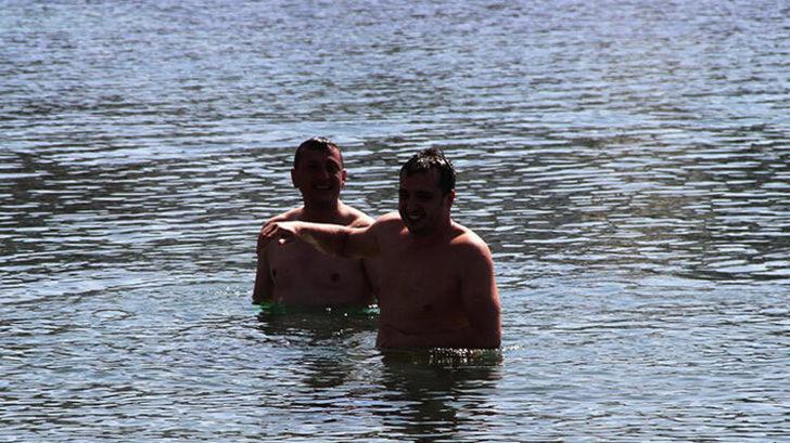 Koronavirüse aldırış etmeden denizin tadını çıkardılar! G5