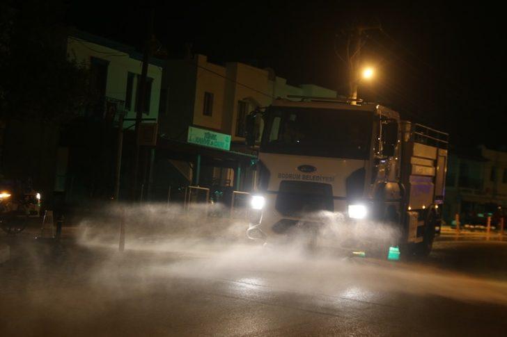 Bodrum sokakları köşe bucak dezenfekte ediliyor G4