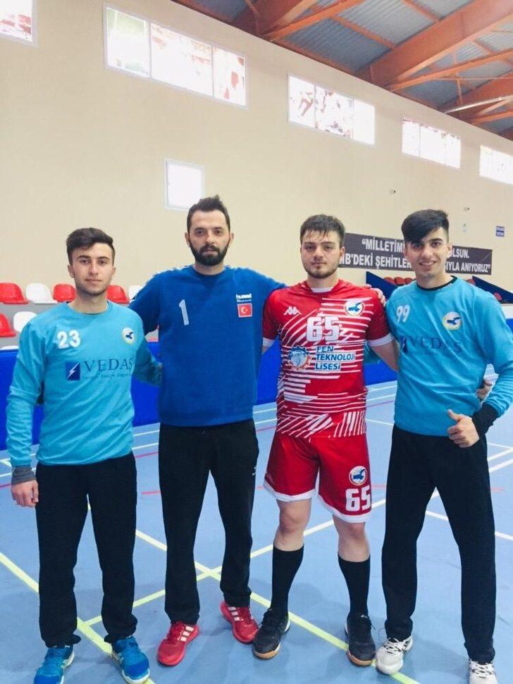Van Erek Beş Yıldız Erkek Hentbol takımı play-off’u garantiledi G3