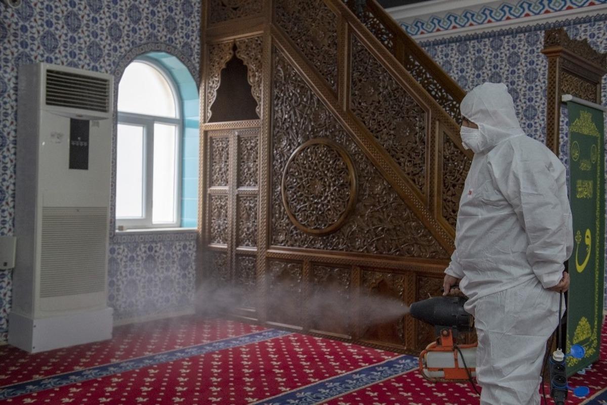 Mersin&rsquo;de koronaya karşı dezenfeksiyon &ccedil;alışmaları yapılıyor