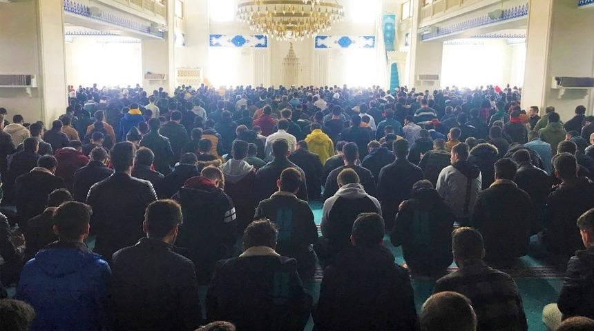 Cuma hutbesinde korona vir&uuml;s vurgusu