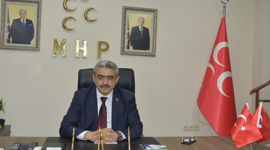 Coronavirüs tedbirleri kapsamında Aydın’da ülkücüler, geleneksel selamlaşmayı askıya aldı