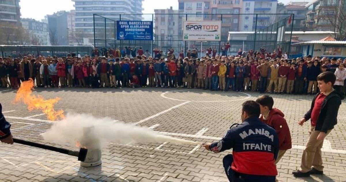 İtfaiyeden 52 bin 711 &ouml;ğrenciye &lsquo;Afet&rsquo; eğitimi