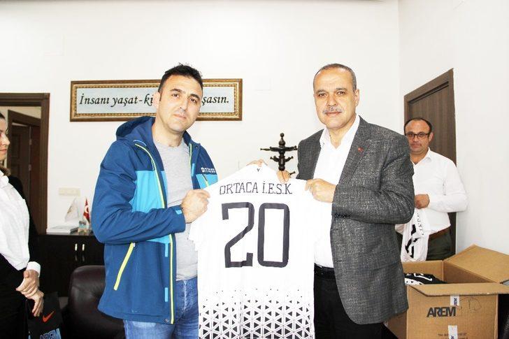 Başkan Uzundemir’den özel sporculara anlamlı destek G1