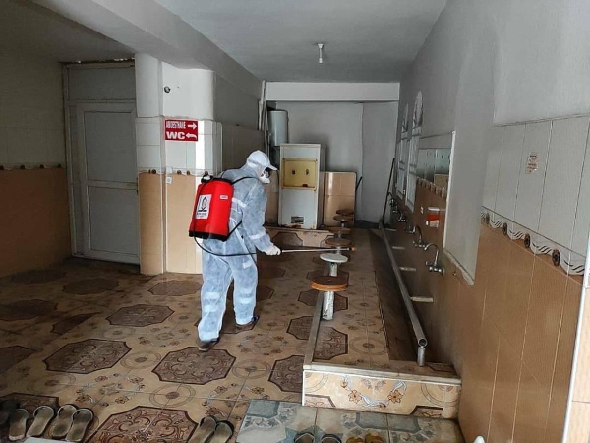 Kızıltepe&rsquo;de camilerde Cuma Namazı i&ccedil;in dezenfekte &ccedil;alışması