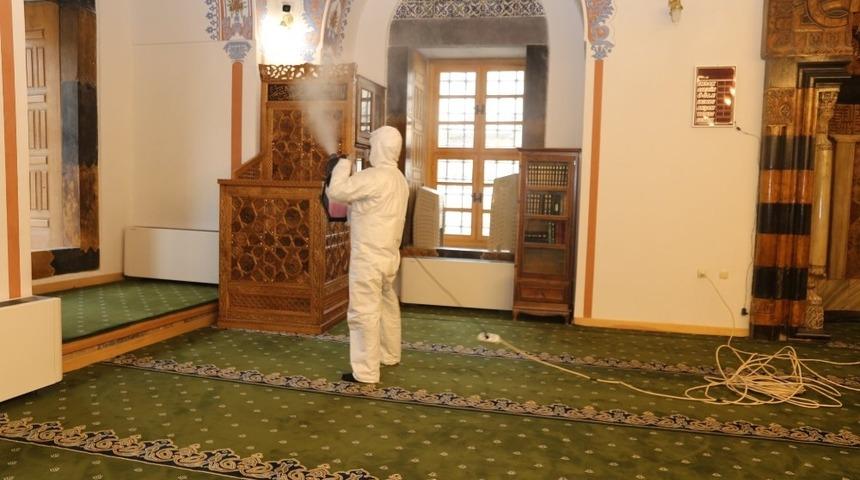 Kilis&rsquo;te camiler dezenfekte ediliyor