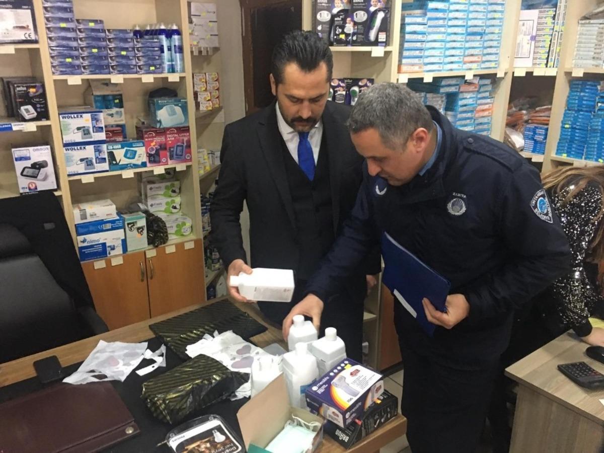 Trabzon&rsquo;da zabıta ekipleri korona fırsat&ccedil;ılarına g&ouml;z a&ccedil;tırmıyor