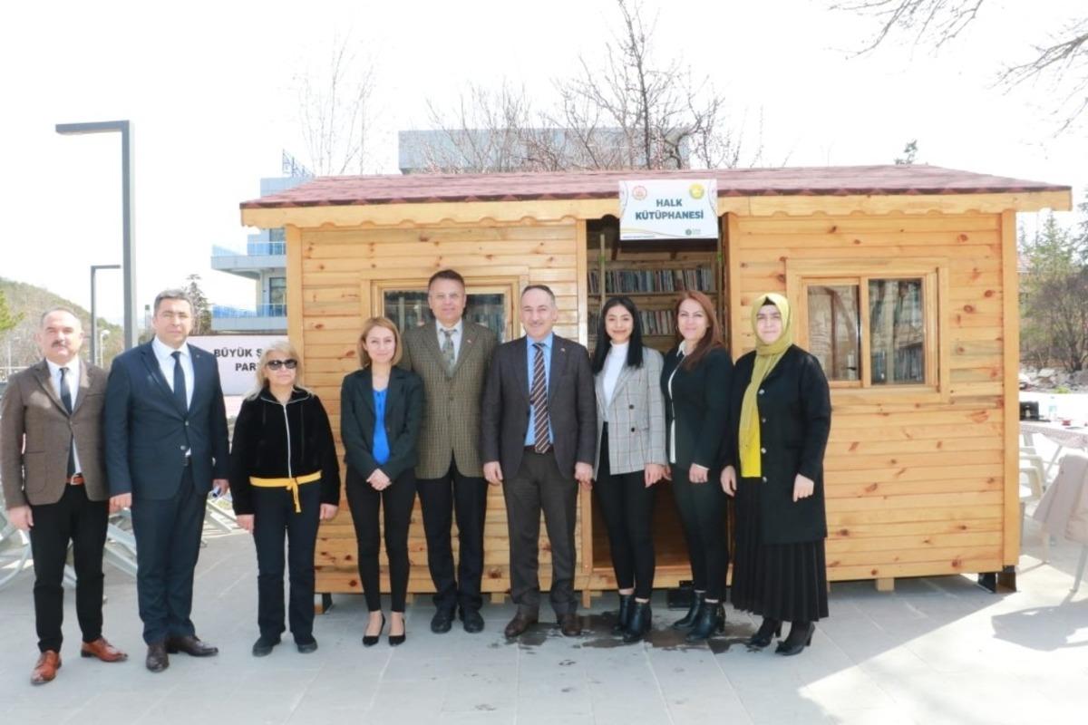 Kırıkkale Belediyesinden &lsquo;A&ccedil;ık Hava K&uuml;t&uuml;phanesi&rsquo;